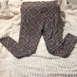 LuLaRoe Pants - LuLaRoe Purple/Multicolor Diamond Design Leggings LuLaRoe Pants - LuLaRoe Purple/Multicolor Diamond Design Leggings